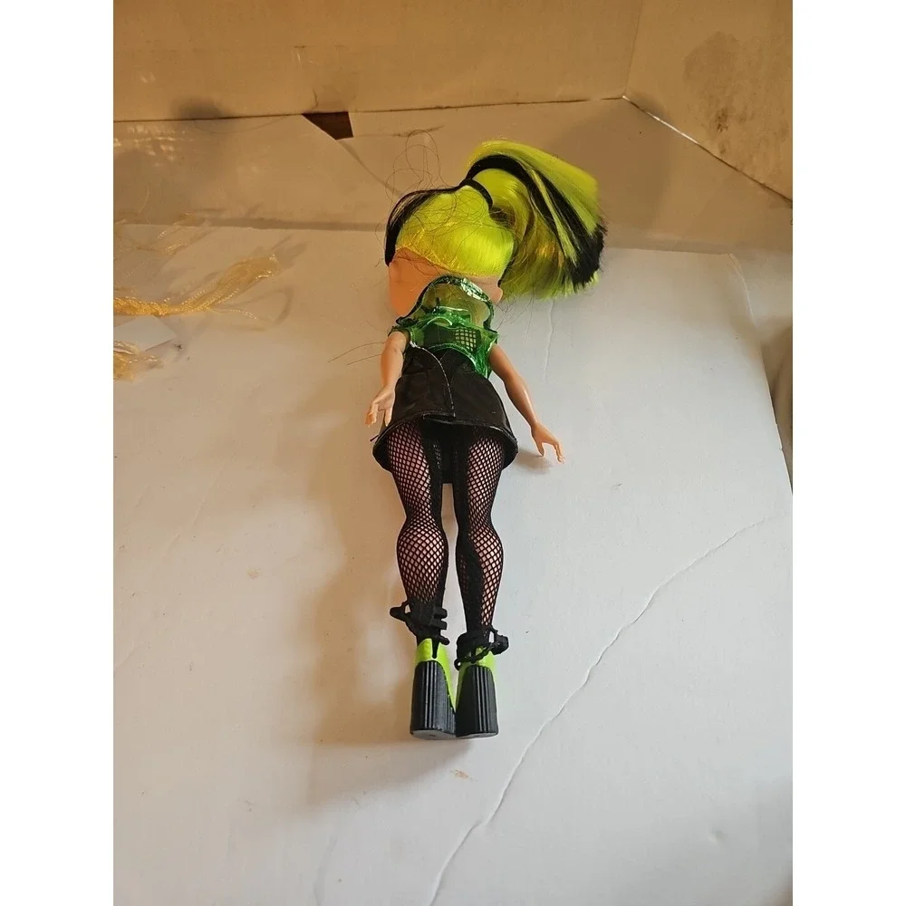 LOL Surprise OMG Remix Rock Bhad Gurl MGA 2019 Lime green Black Choker Fishnet